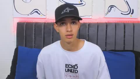 Hi guys im new 3 online show from February 6, 6:56 pm