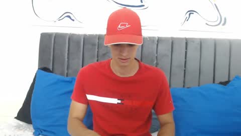 Hi guys im new 3 online show from March 8, 1:34 pm