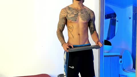 Santiago online show from February 8, 7:15 am