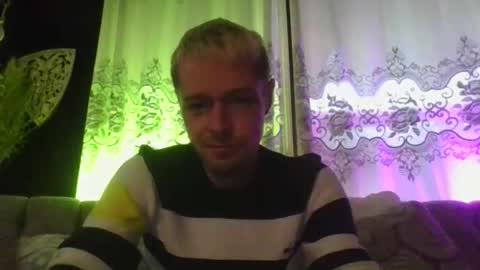 Snapshot of jakjakrabbit chatting on October 19, 9:40 pm JakJakRabbit online show from October 19, 9:40 pm