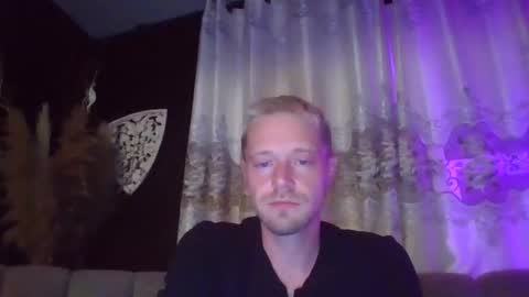 Snapshot of jakjakrabbit chatting on October 8, 11:42 pm JakJakRabbit online show from October 8, 11:42 pm