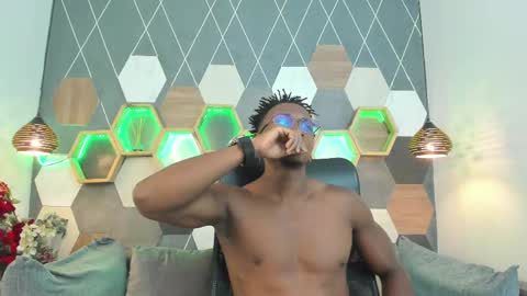 Snapshot of jamalmyst_ chatting on March 9, 7:48 pm   online show from March 9, 7:48 pm