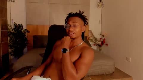 Snapshot of jamalmyst_ chatting on October 8, 4:17 am   online show from October 8, 4:17 am
