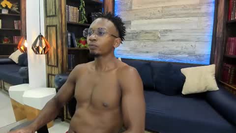 Snapshot of jamalmyst_ chatting on February 23, 7:47 pm   online show from February 23, 7:47 pm