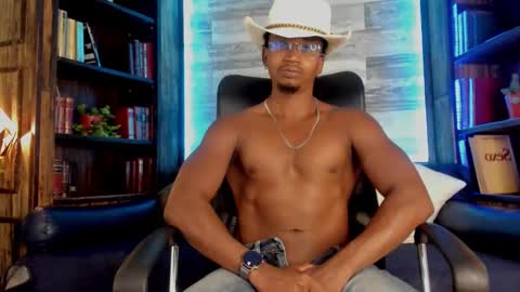 Snapshot of jamalmyst_ chatting on October 13, 12:16 am   online show from October 13, 12:16 am