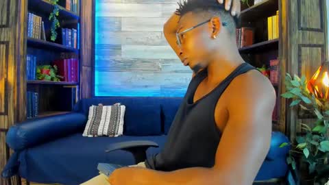 Snapshot of jamalmyst_ chatting on February 16, 11:48 pm   online show from February 16, 11:48 pm