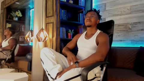 Snapshot of jamalmyst_ chatting on October 3, 4:28 am   online show from October 3, 4:28 am