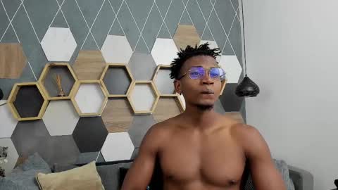 Snapshot of jamalmyst_ chatting on March 2, 7:41 pm   online show from March 2, 7:41 pm
