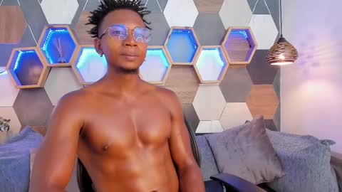 Snapshot of jamalmyst_ chatting on February 27, 9:47 pm   online show from February 27, 9:47 pm