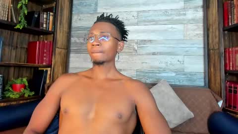 Snapshot of jamalmyst_ chatting on March 11, 7:36 pm   online show from March 11, 7:36 pm