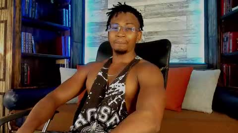 Snapshot of jamalmyst_ chatting on October 21, 4:37 am   online show from October 21, 4:37 am