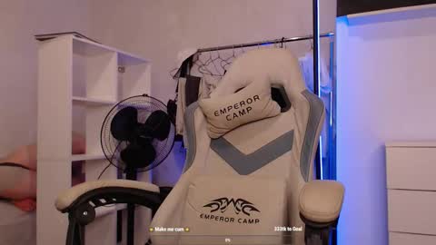 Hey there Im Jame online show from September 24, 6:17 pm