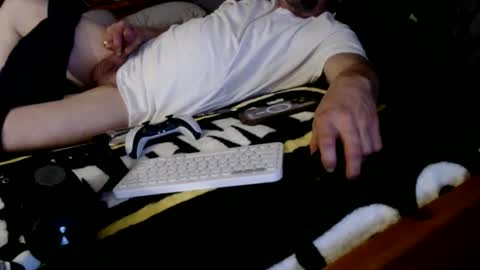 what you in too online show from January 5, 7:06 pm