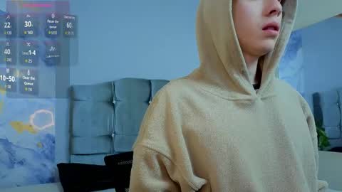 james_adamss_ online show from April 6, 12:06 pm