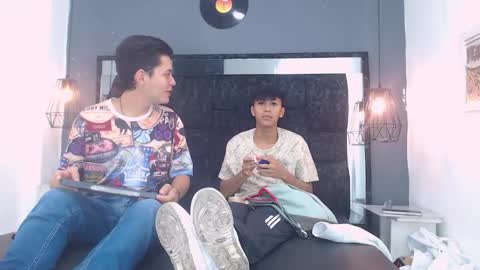 James y Kenet online show from February 17, 12:04 pm