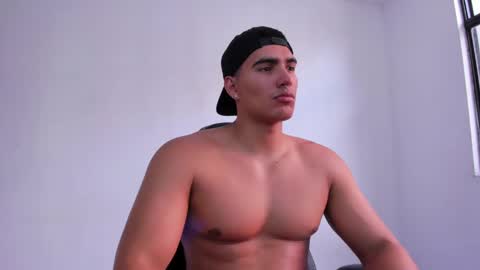 Snapshot of jamesgraay chatting on December 23, 8:25 pm James Gray online show from December 23, 8:25 pm