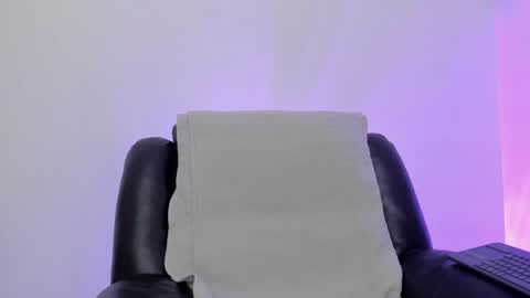 Snapshot of jamesgraay chatting on March 5, 4:02 pm James Gray online show from March 5, 4:02 pm