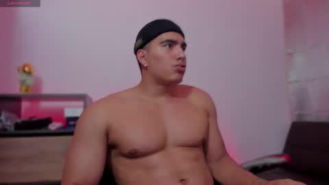 Snapshot of jamesgraay chatting on September 30, 5:27 pm James Gray online show from September 30, 5:27 pm