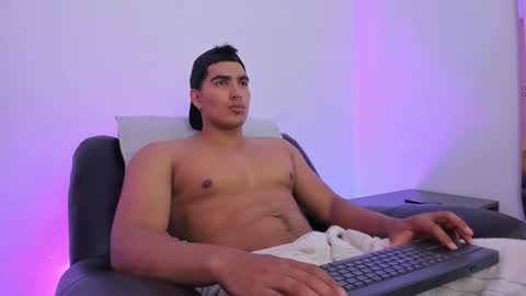 Snapshot of jamesgraay chatting on February 7, 8:42 pm James Gray online show from February 7, 8:42 pm