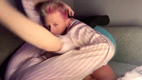 jamesmadden6909 online show from December 20, 9:27 am