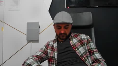 JamesMyers online show from December 3, 5:35 am