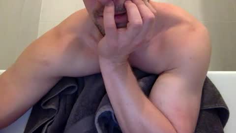 jamesnewtron online show from November 7, 3:54 am