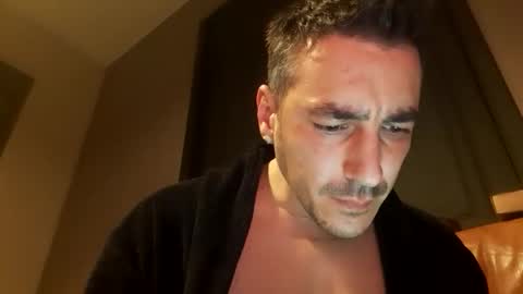 jamessisi online show from October 21, 9:50 pm