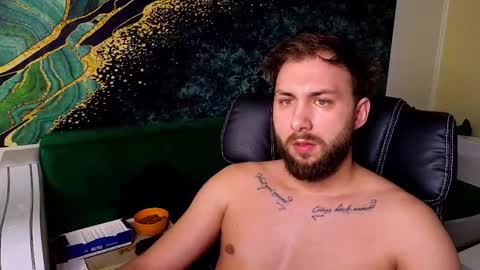 Robbie online show from March 30, 8:32 pm