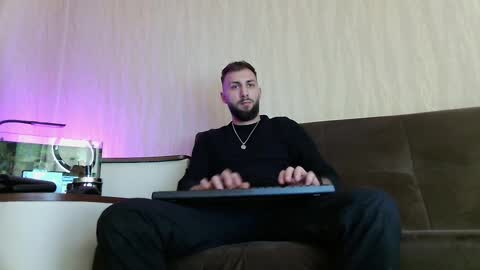 Robbie online show from March 7, 6:22 pm