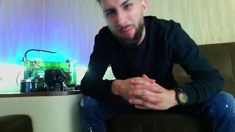 Robbie online show from March 6, 8:48 pm