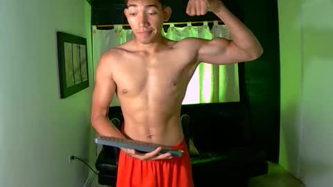 Jamithindependent model online show from March 31, 9:22 am