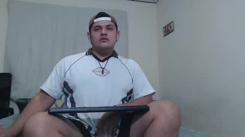 jason_boy_ online show from May 20, 5:47 am
