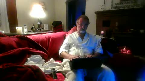 Snapshot of jasonreloaded694u chatting on October 31, 8:07 am Jason online show from October 31, 8:07 am