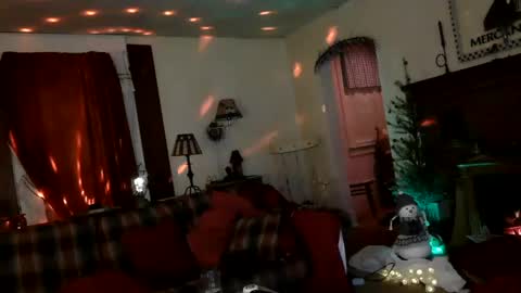 Snapshot of jasonreloaded694u chatting on December 25, 8:07 am Jason online show from December 25, 8:07 am