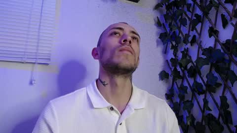 Snapshot of jasson_king01 chatting on December 19, 10:42 pm JKing  online show from December 19, 10:42 pm