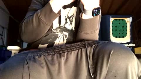 Snapshot of jawssharkparty chatting on October 7, 5:11 am Jaws  online show from October 7, 5:11 am