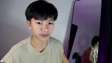 Snapshot of jay_lordx chatting on December 17, 9:39 am Ur Jaylord online show from December 17, 9:39 am