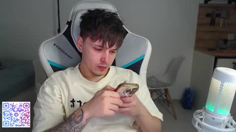 Jayce online show from February 4, 5:30 pm