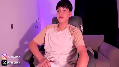 jaythomax online show from October 2, 2:04 am