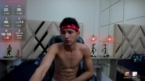 jdwhite18 online show from April 4, 1:19 pm