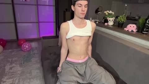 jeremy1scott online show from November 26, 3:42 am