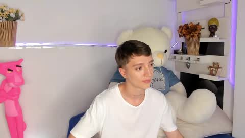 jero independent model online show from April 21, 1:42 am