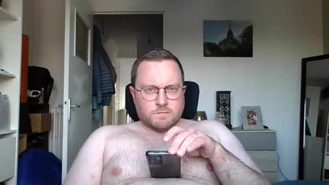 Snapshot of jeuneloup92 chatting on March 3, 5:23 pm jeuneloup92 online show from March 3, 5:23 pm