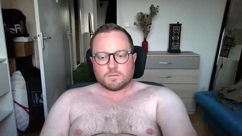 Snapshot of jeuneloup92 chatting on October 7, 5:17 pm jeuneloup92 online show from October 7, 5:17 pm