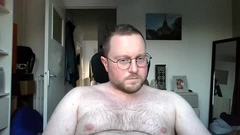 Snapshot of jeuneloup92 chatting on January 17, 4:26 pm jeuneloup92 online show from January 17, 4:26 pm