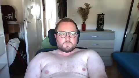 Snapshot of jeuneloup92 chatting on September 18, 4:20 pm jeuneloup92 online show from September 18, 4:20 pm