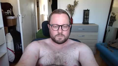 Snapshot of jeuneloup92 chatting on October 17, 3:05 pm jeuneloup92 online show from October 17, 3:05 pm