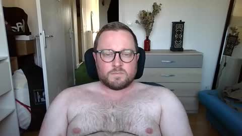 Snapshot of jeuneloup92 chatting on October 13, 4:02 pm jeuneloup92 online show from October 13, 4:02 pm