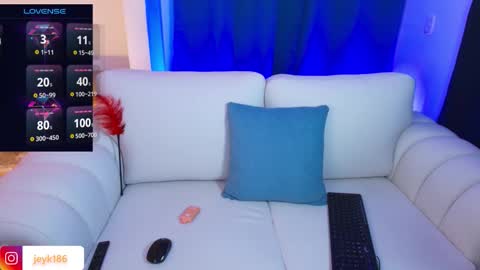 Snapshot of jey_keler chatting on October 24, 2:57 am jey keler online show from October 24, 2:57 am