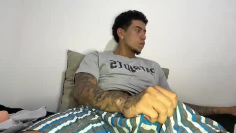 Snapshot of jeyzd25 chatting on February 19, 3:39 am Onlyfans  Twitter  online show from February 19, 3:39 am